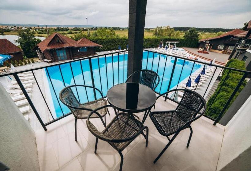 Люкс с Балконом, Avalon Hotel&pool