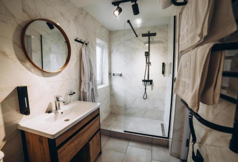 Люкс с Балконом, Avalon Hotel&pool