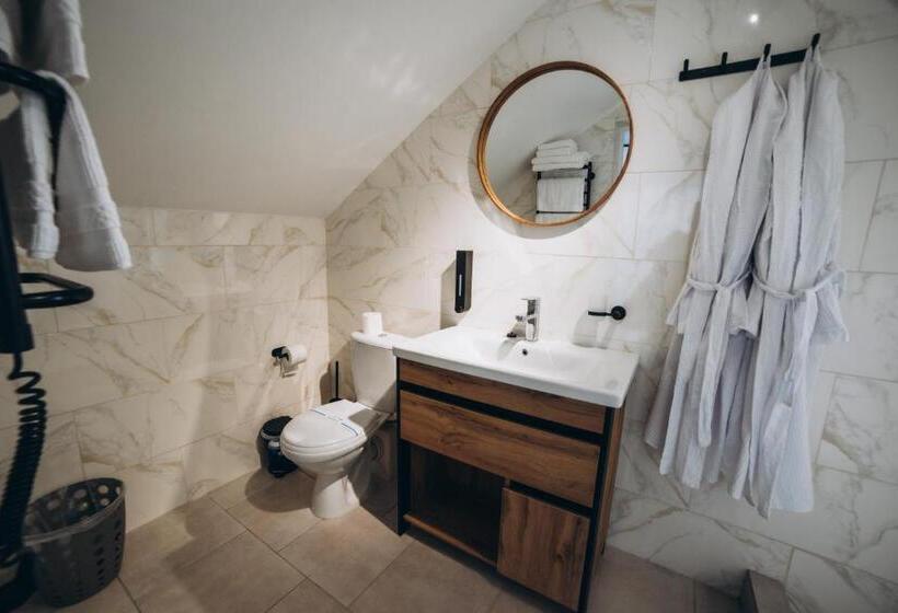 Люкс с Балконом, Avalon Hotel&pool