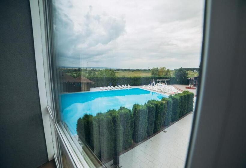 Люкс с Балконом, Avalon Hotel&pool