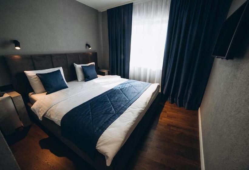 Люкс с Балконом, Avalon Hotel&pool