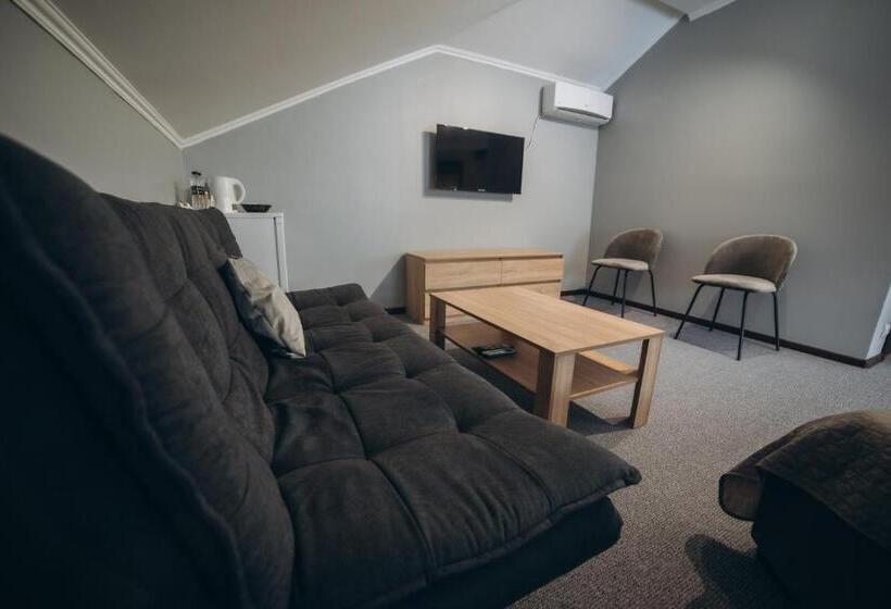 Номер Стандарт Вид на Бассейн, Avalon Hotel&pool