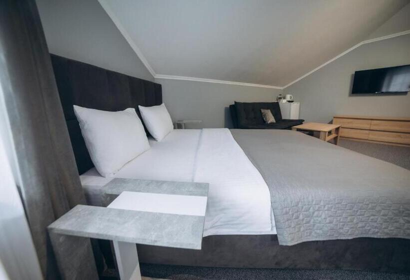 Номер Стандарт Вид на Бассейн, Avalon Hotel&pool