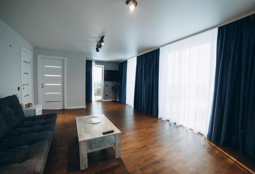 Люкс с Балконом, Avalon Hotel&pool