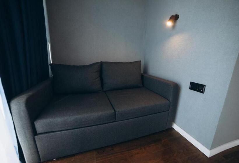 Люкс с Балконом, Avalon Hotel&pool