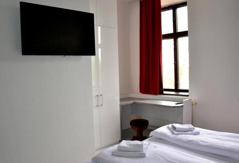 Standard Szoba, Drnholec