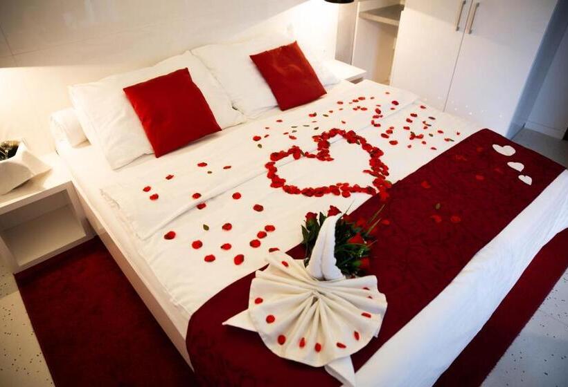 Standard Szoba, Drnholec