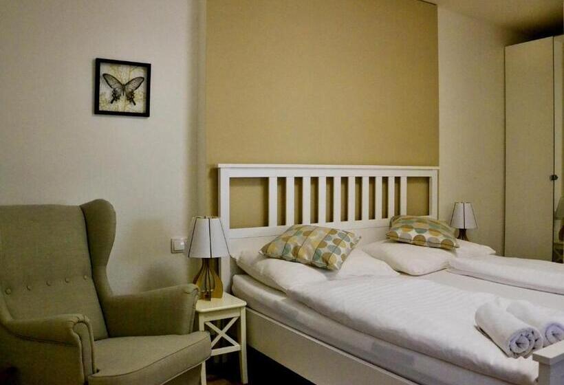 Standard Szoba, Drnholec