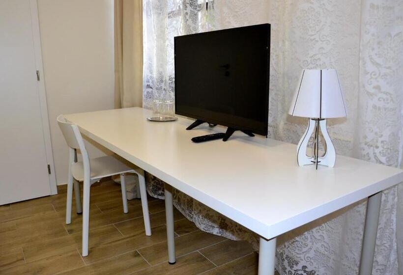 Standard Szoba, Drnholec