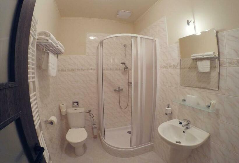 غرفة ديلوكس, Orličan