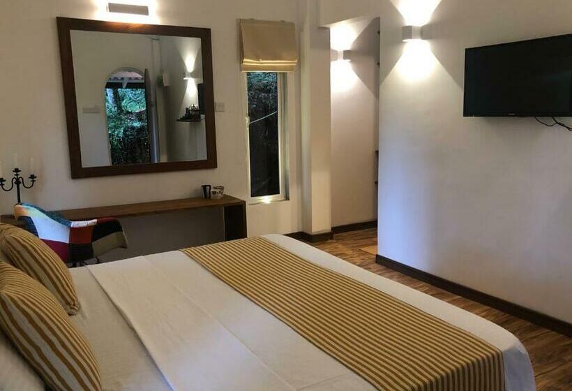 Хижина, River Garden Resort