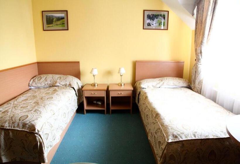 اتاق استاندارد, Zoloto Karpat