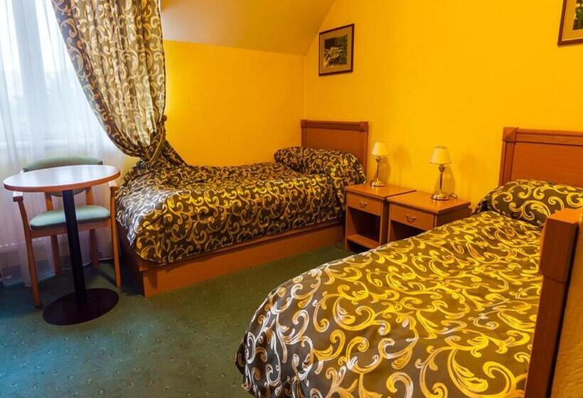 اتاق استاندارد, Zoloto Karpat