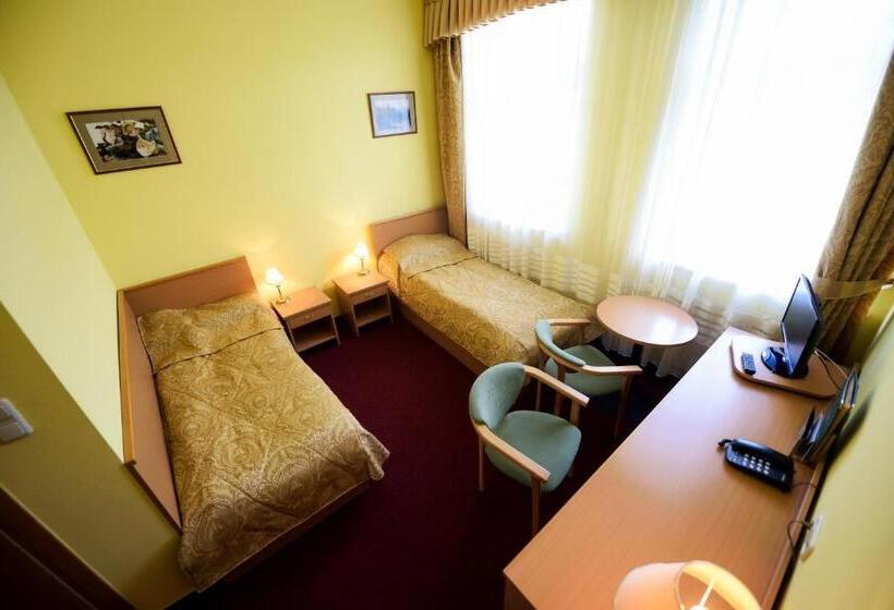 اتاق استاندارد, Zoloto Karpat