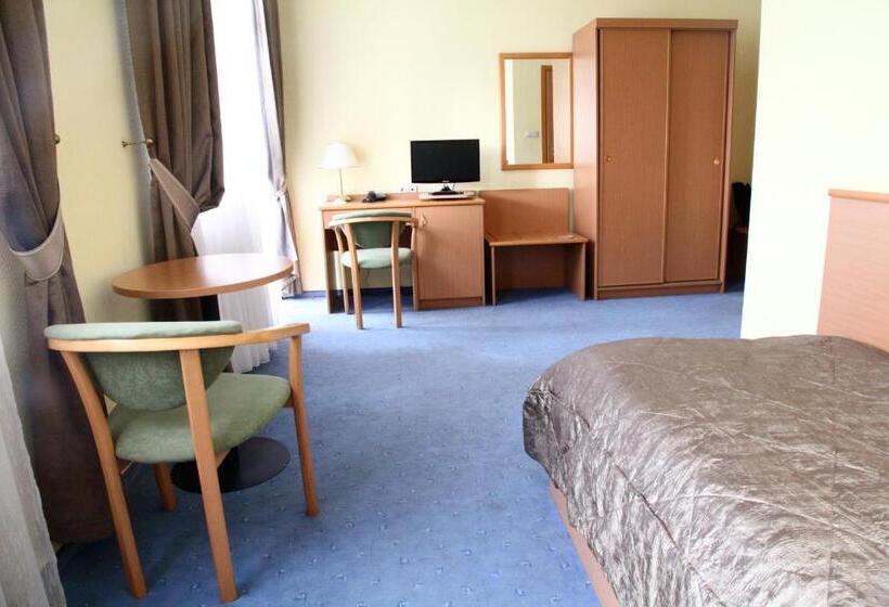 اتاق سوپریور یک تخته, Zoloto Karpat