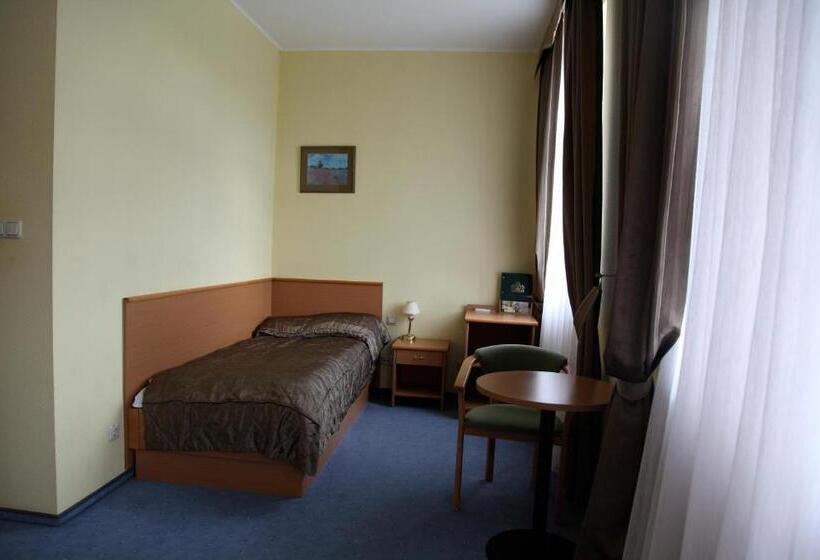 اتاق سوپریور یک تخته, Zoloto Karpat