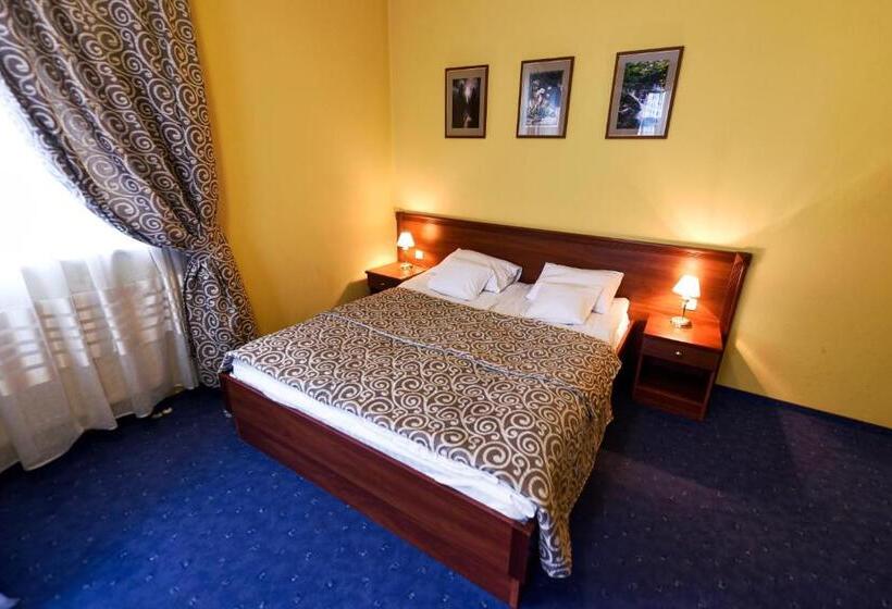 سوییت جونیور, Zoloto Karpat