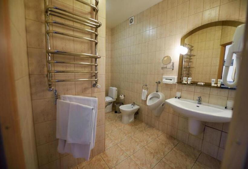 سوئیت با تخت بزرگ, Zoloto Karpat