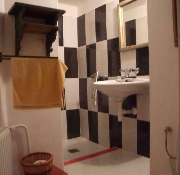 デラックスファミリールーム, Bed & More Pogányvár