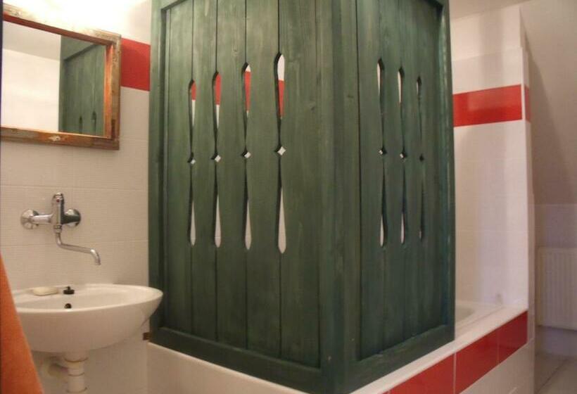 デラックスファミリールーム, Bed & More Pogányvár