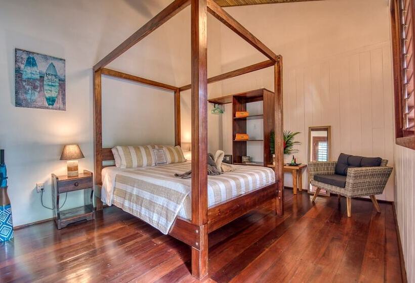 带特大床的标准间, Oasis Bluff Beach