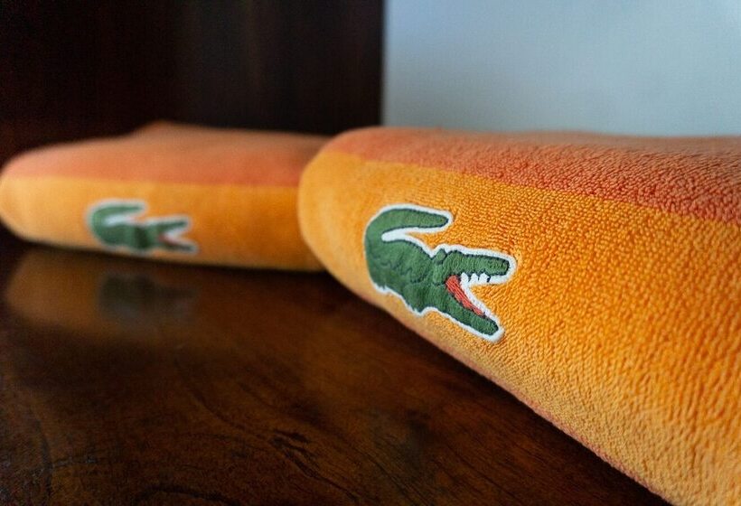 带特大床的标准间, Oasis Bluff Beach