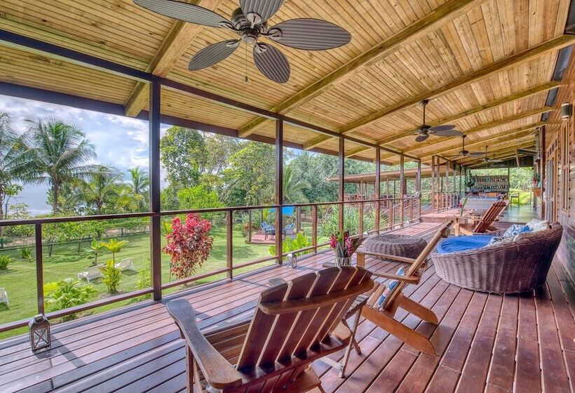 带特大床的标准间, Oasis Bluff Beach