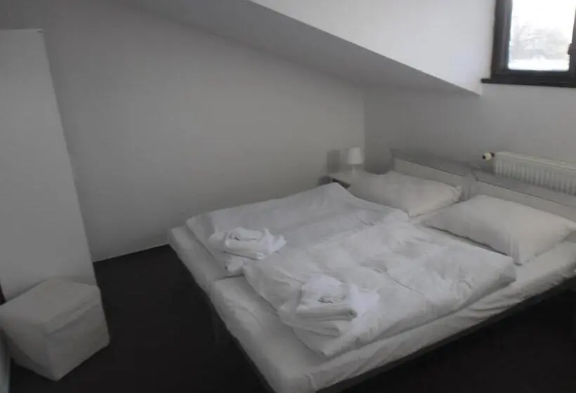 スタンダードトリプルルーム, Bike Hotel Měděnec