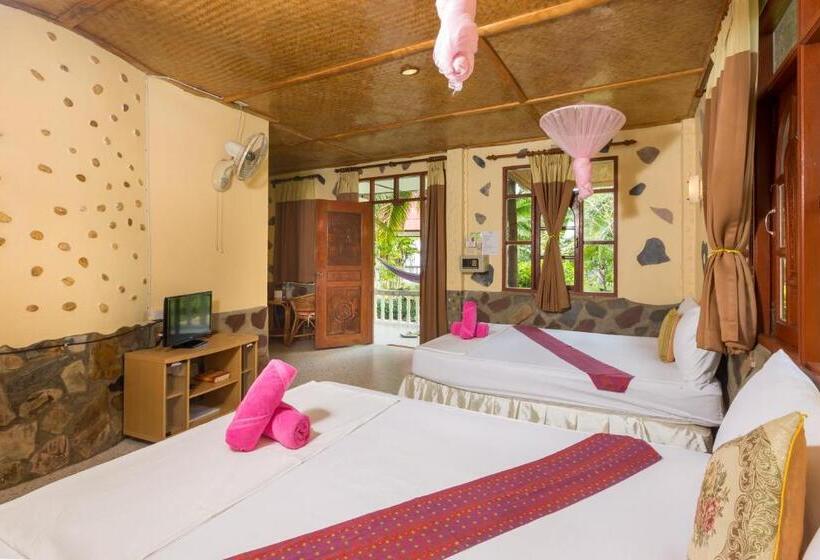 بنجلو عائلى, Bottle Beach 1 Resort