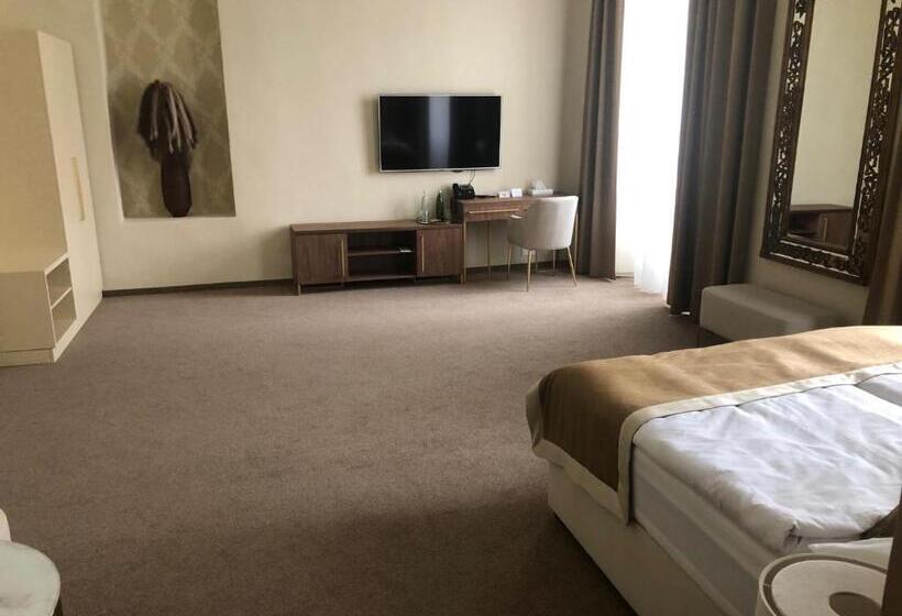 Family Suite, Panství Dlouhá Lhota