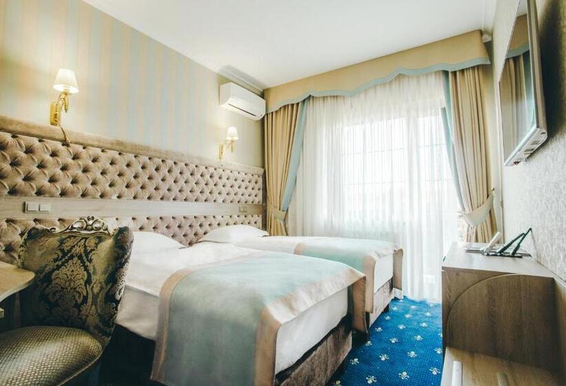 غرفة قياسية مزوَّدة بشُرفة, Resort&spa Kamelot