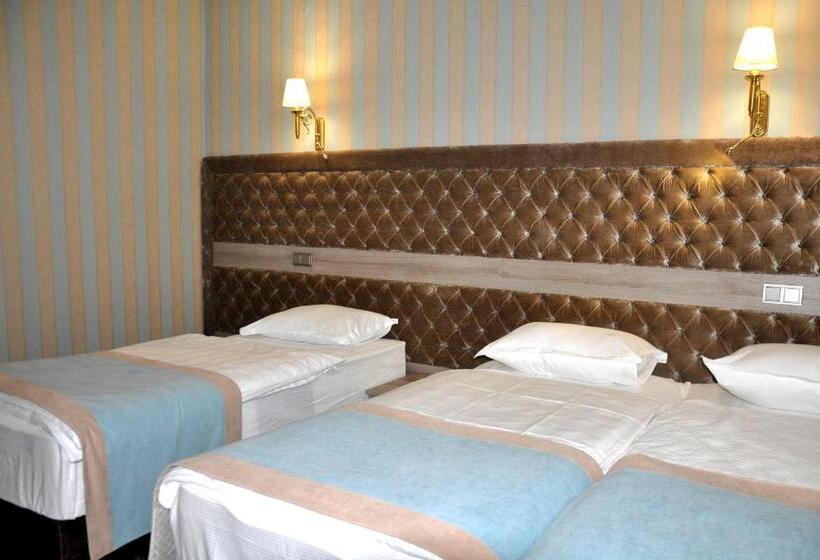 غرفة كلاسيكية ثلاثية, Resort&spa Kamelot