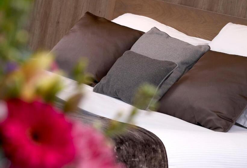 جناح مزود بجاكوزى, The Kilnwick Percy Resort And Golf Club