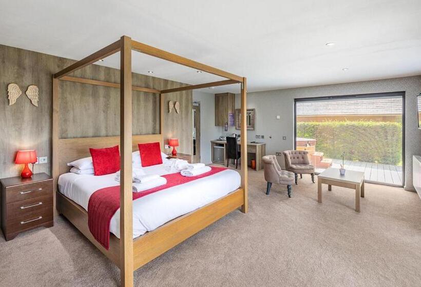 جناح مزود بجاكوزى, The Kilnwick Percy Resort And Golf Club