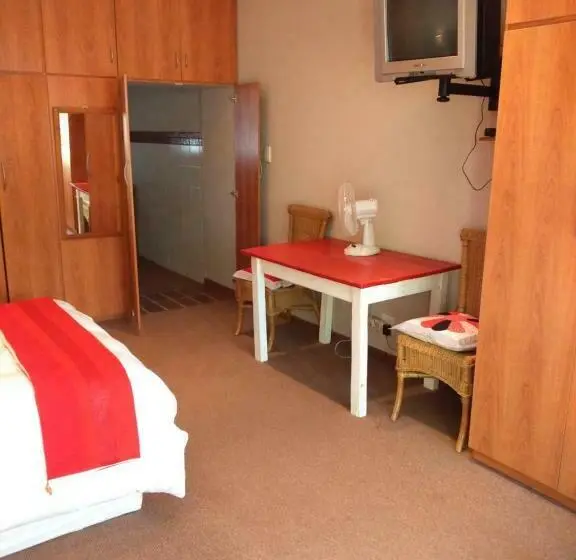ガーデンビュースタンダードルーム, Dekat Self Catering