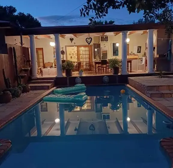 ガーデンビュースタンダードルーム, Dekat Self Catering