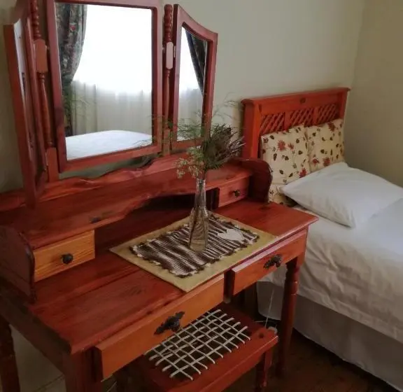 スタンダードトリプルルーム, Dekat Self Catering