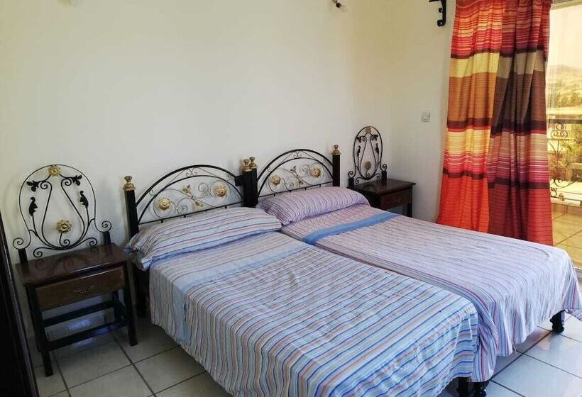 استودیو استاندارد با چشم‌انداز استخر, Résidence Nardina Golden