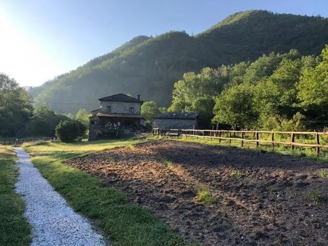ファミリールーム, Agriturismo Mulino Marghen Restored Watermill Retreat Center