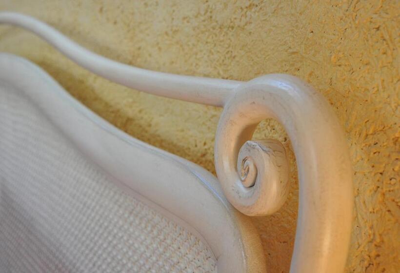 غرفة كومفورت, Grange De La Herde