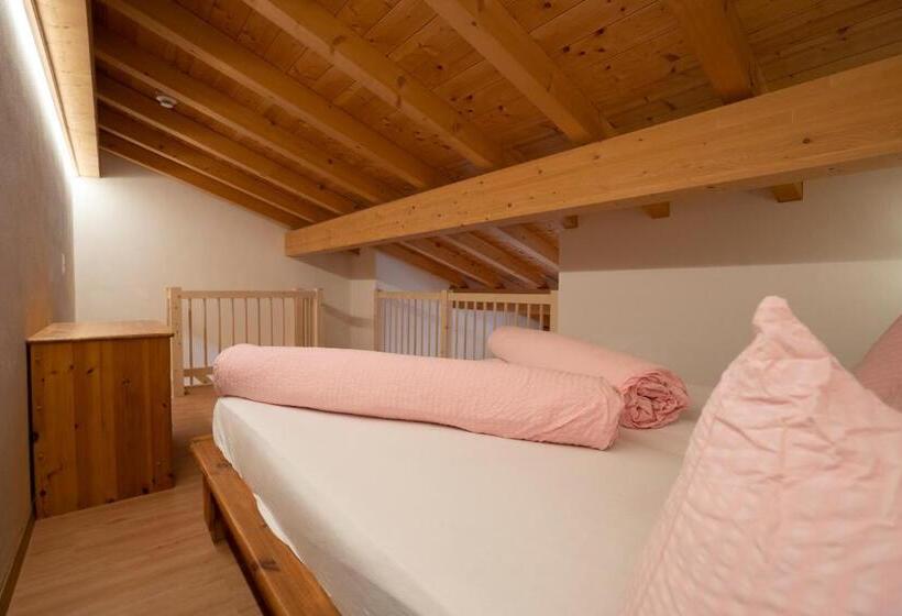 غرفة قياسية رباعية, Crusch Alba Sta Maria