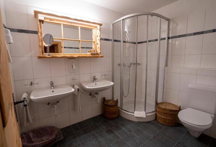 غرفة قياسية رباعية, Crusch Alba Sta Maria