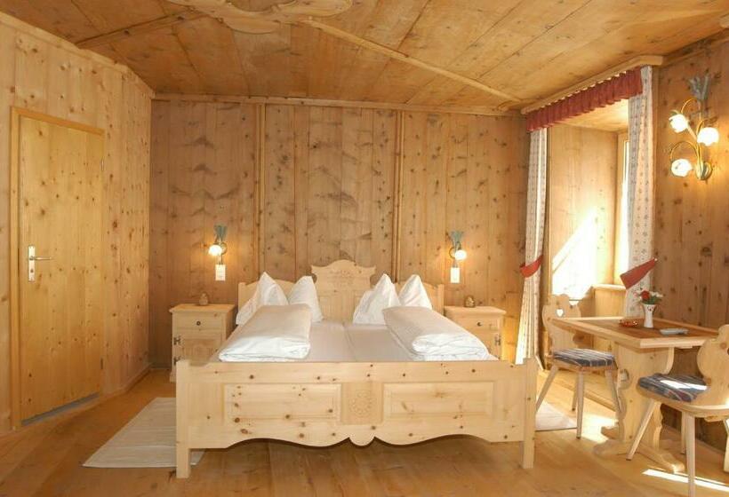 غرفة قياسية فردية, Crusch Alba Sta Maria