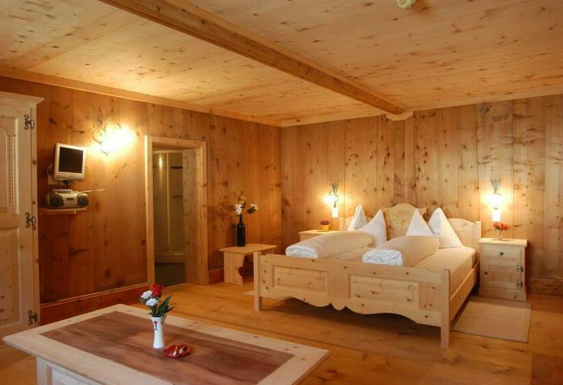 غرفة قياسية, Crusch Alba Sta Maria