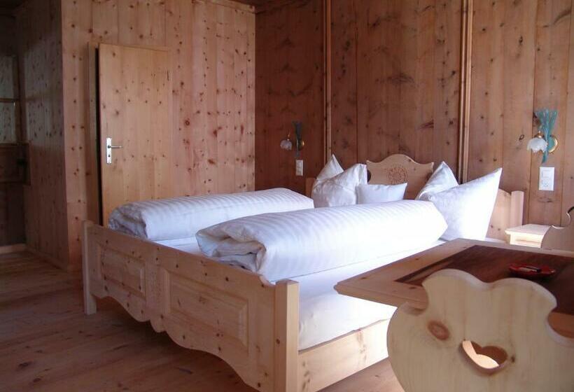 غرفة قياسية فردية, Crusch Alba Sta Maria