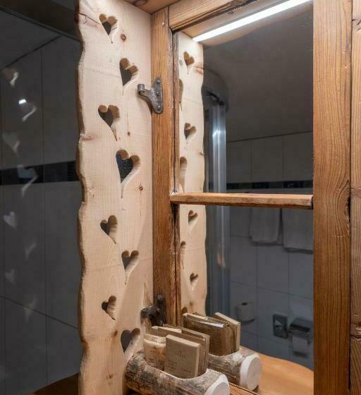 غرفة قياسية فردية, Crusch Alba Sta Maria