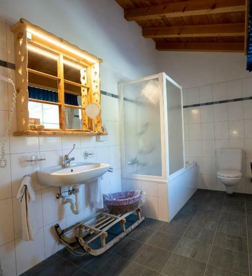 غرفة قياسية, Crusch Alba Sta Maria