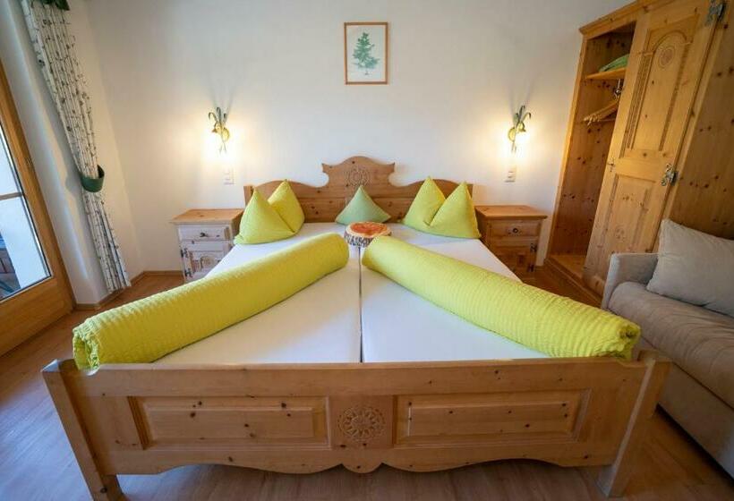 Номер Стандарт, Crusch Alba Sta Maria