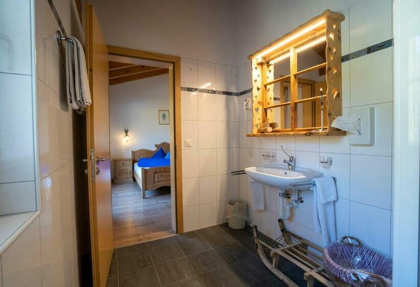 غرفة قياسية, Crusch Alba Sta Maria