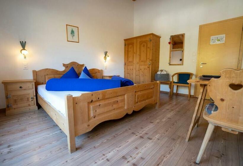 Номер Стандарт, Crusch Alba Sta Maria
